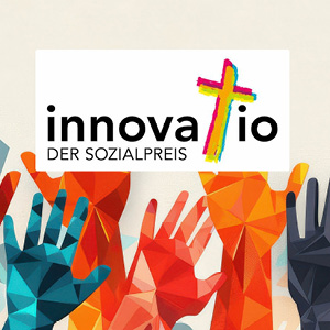 Das Logo des innovatio Sozialpreises und im Hintergrund bunte Illustrationen von Händen.