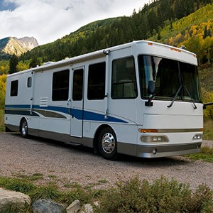 Wohnmobil des Typs "Liner". Von der Form einem Reisebus ähnlich.